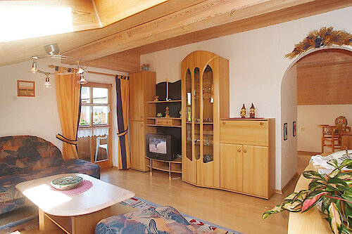 Wohnzimmer der Ferienwohnung Bergblick in Bayern